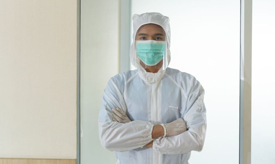 doctor-wearing-protection-protective-suit-2025-01-07-15-55-58-utc (1)